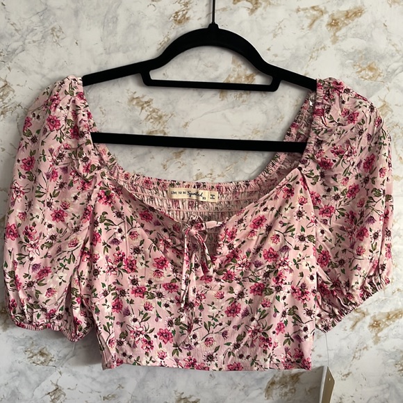 Live To Be Spoiled Tops - Live To Be Spoiled Floral Crop Top l SIZE XS